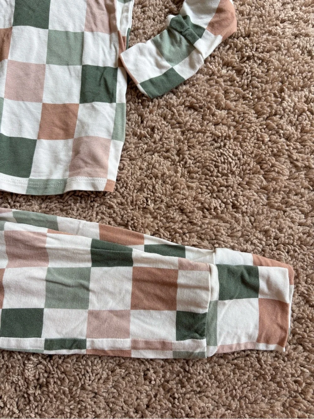 Posh Peanut Checkered Pajama Set: 3T-4T